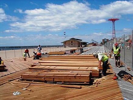 cumaru_decking_and_ipe_decking_at_coney_island_new_york__boardwalk_2