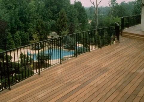 Ipe deck with metal railings