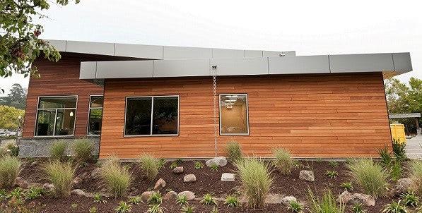 Garapa_cladding_commerical_application