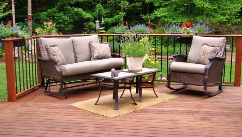 Ipe hardwood backyard deck is ideal for bird watching