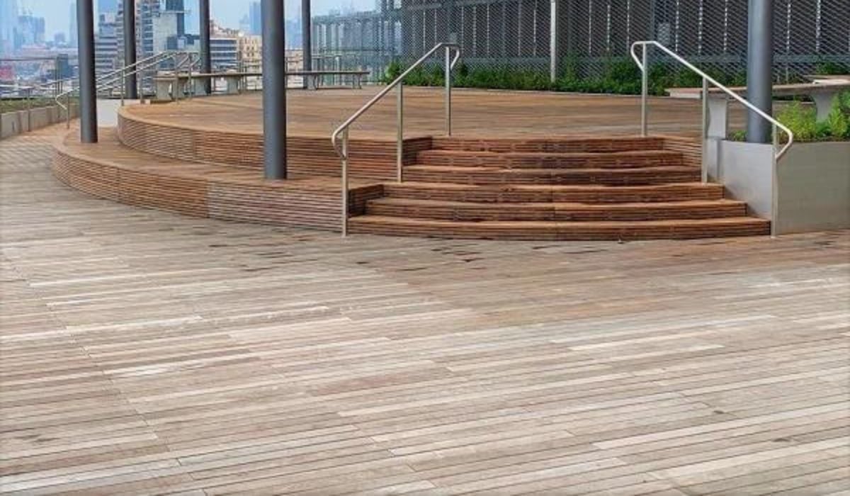 Ipe rooftop deck and stairs