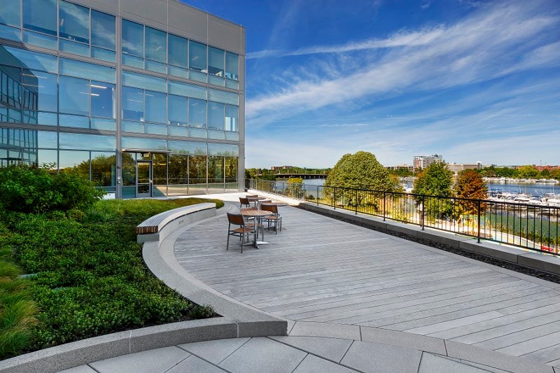 Ipe rooftop deck at  450 Artisan Way