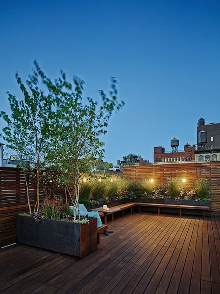 Ipe_deck_and_rooftop_garden_sanctuary-_Organic_Gardener_NYC