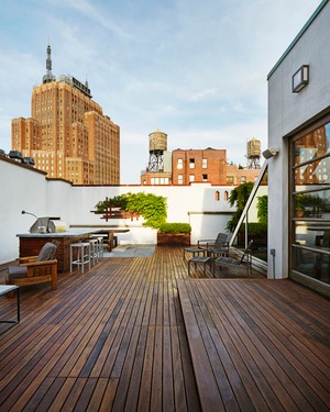 Ipe wood rooftop deck hideaway in New York