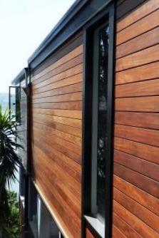 Ipe_wood_siding_-_vertical