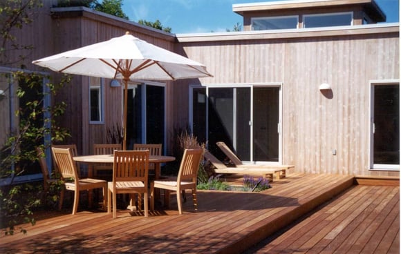Backyard hardwood deck with Ipe decking
