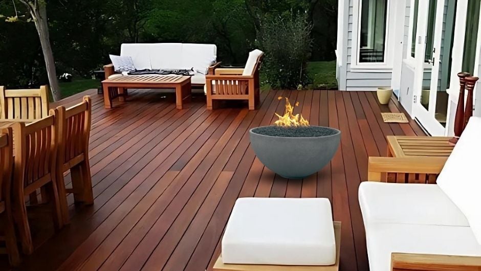 Machiche backyard deck with fire table added