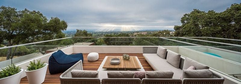 Machiche rooftop deck with a view of the Bay Area, California