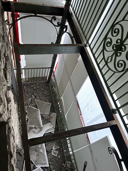 Mohonk-concrete-balcony-demo
