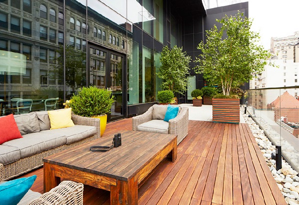 Stylish Ipe rooftop deck and table LG- Organic Gardener