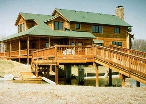 hardwood_deck_ramp_and_railings_waterfront
