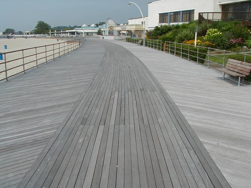 Ocean_Beach_Boardwalk_New_London_CT