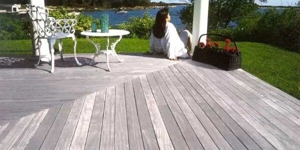 ipe-deck-weathered-to-silvery-gray-patina- 600x300
