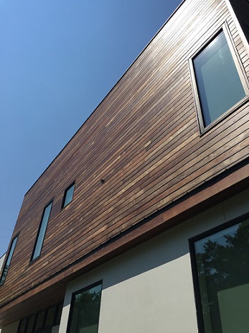 Ipe wood rainscreen in Texas