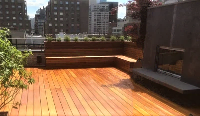 Garapa rooftop deck with built-ins