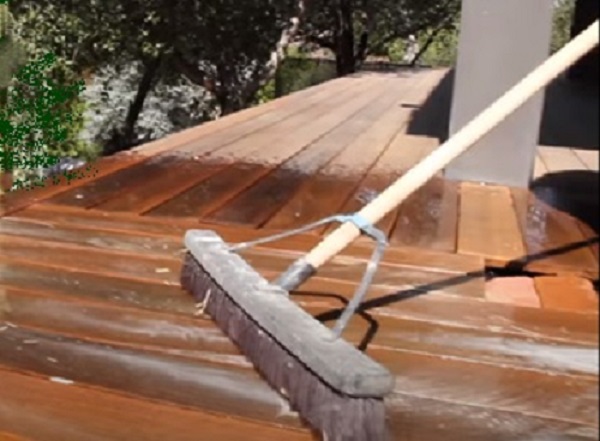 The Best Way to Clean a Hardwood Deck Step by Step