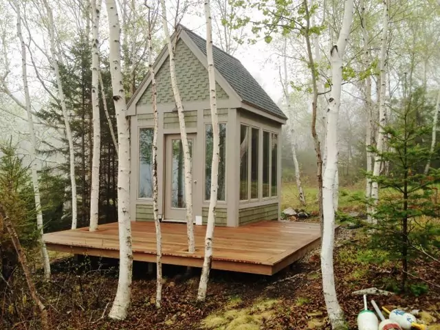 Tiny Home Gets a Gorgeous Garapa Hardwood Deck