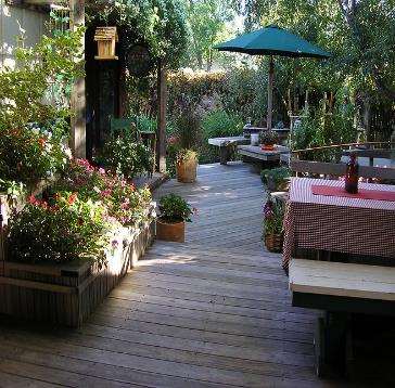 3 Steps To Easy Outdoor Living Deck Design